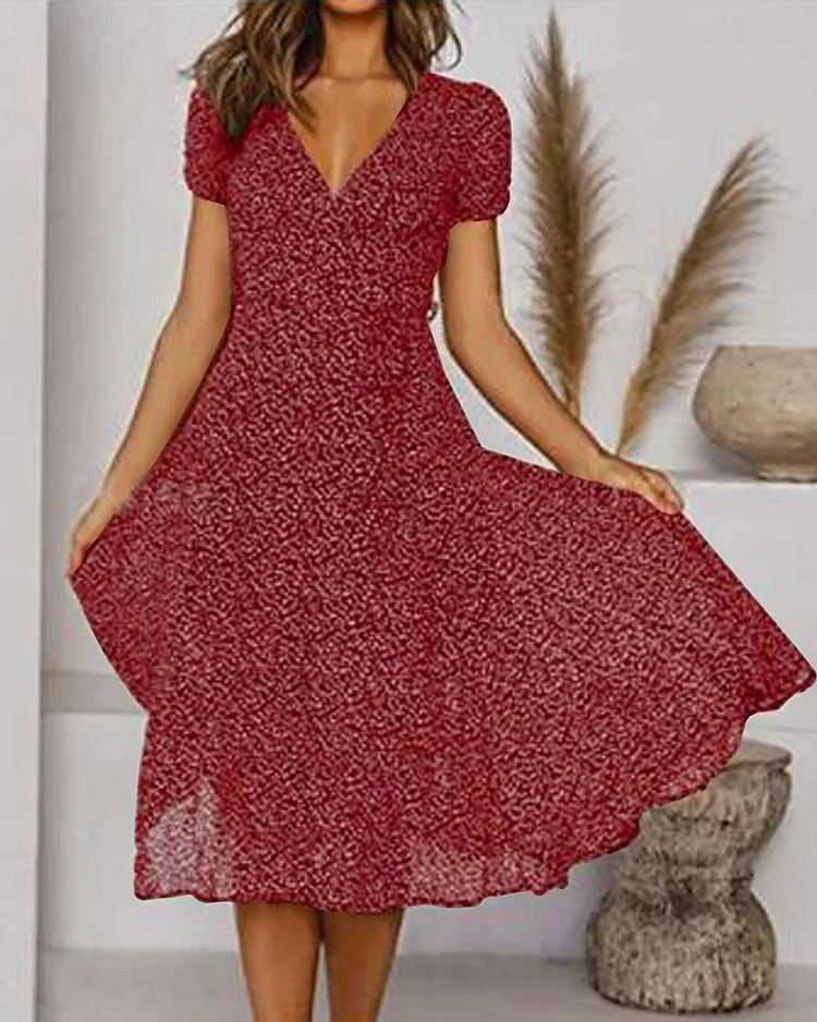 Cassandra | Vestido Midi Cruzado Floral – Decote em V Favorecedor | Verão Momount