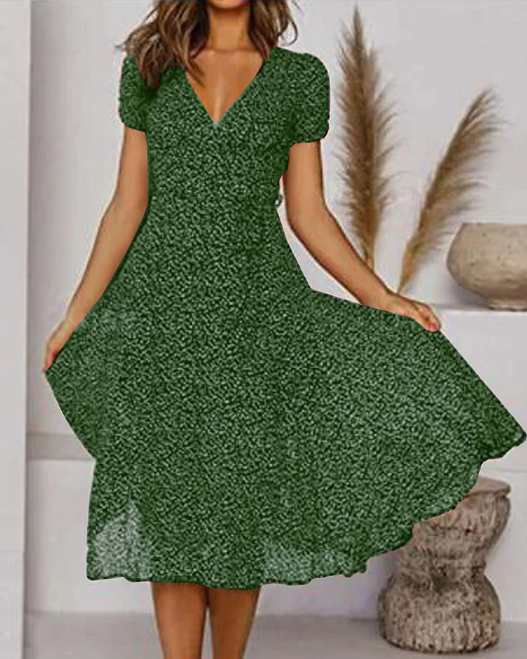 Cassandra | Vestido Midi Cruzado Floral – Decote em V Favorecedor | Verão Momount