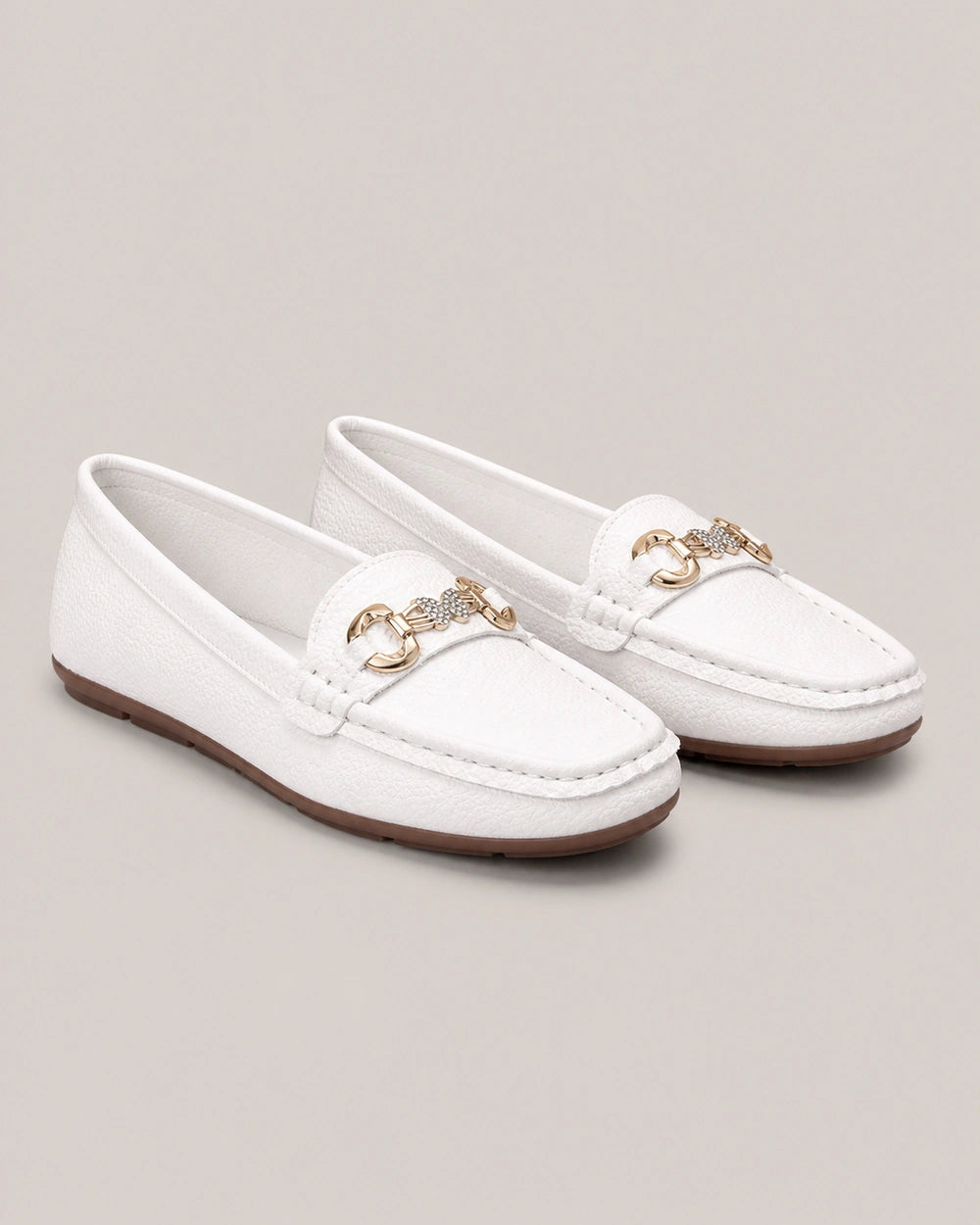 Mocassins bege de senhora com corrente dourada — imagem do produto 10