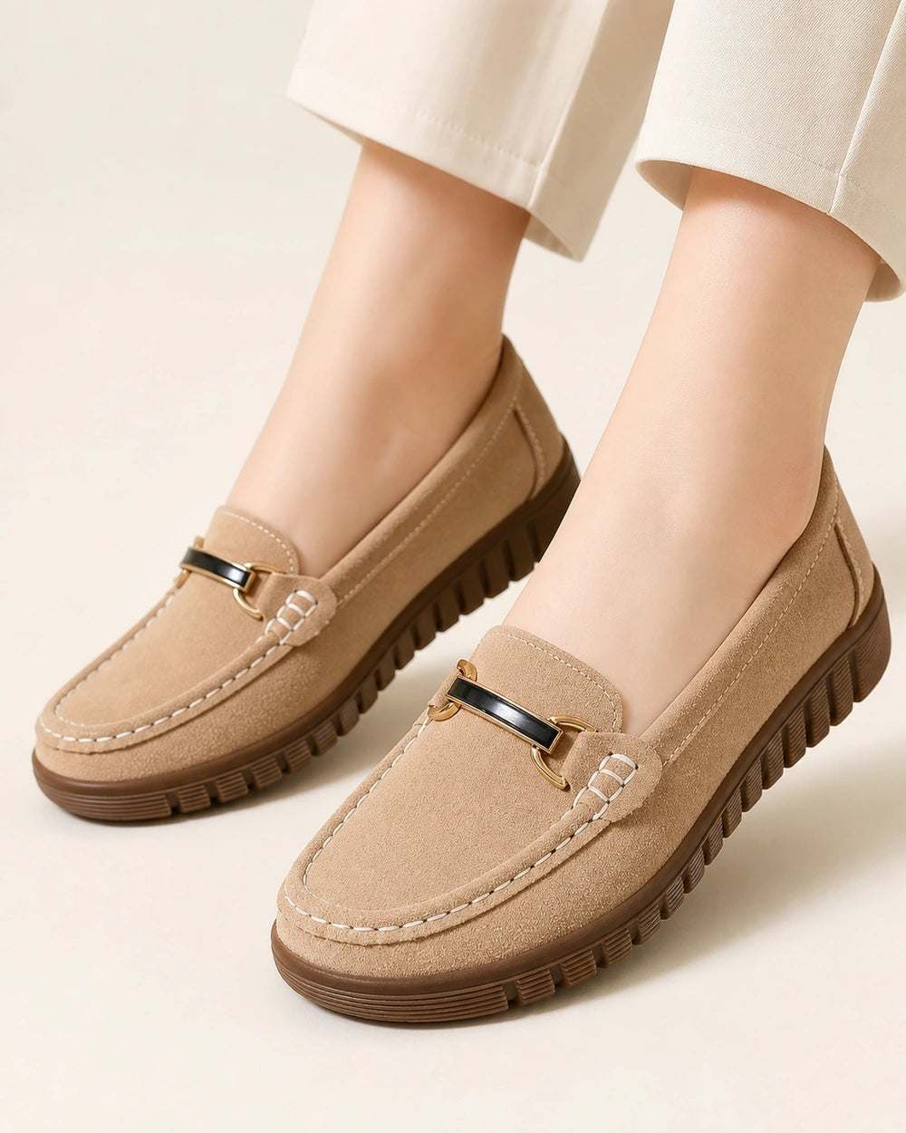 Mocassins bege de senhora com sola chunky e bridão — imagem do produto 1
