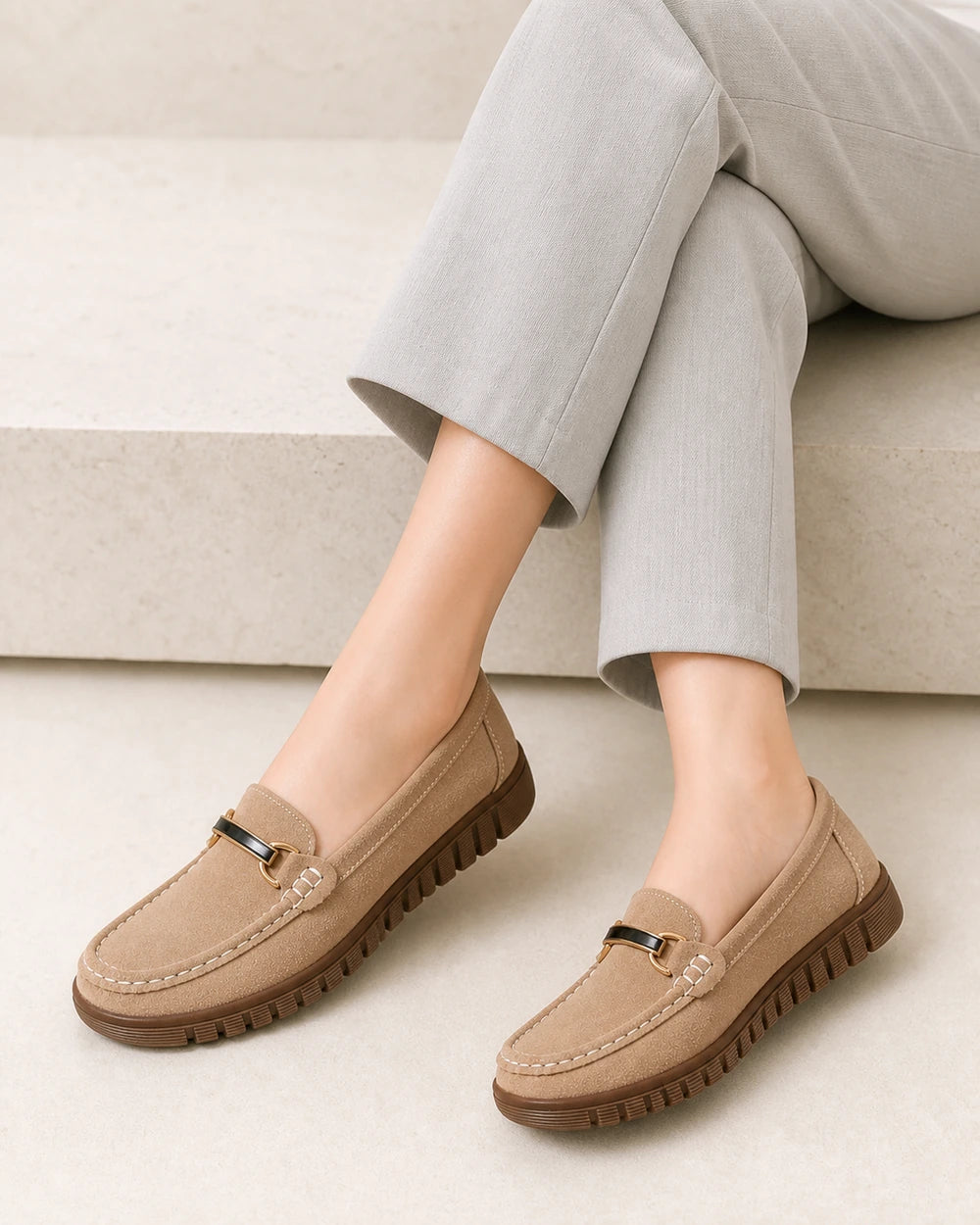 Mocassins bege de senhora com sola chunky e bridão — imagem do produto 8