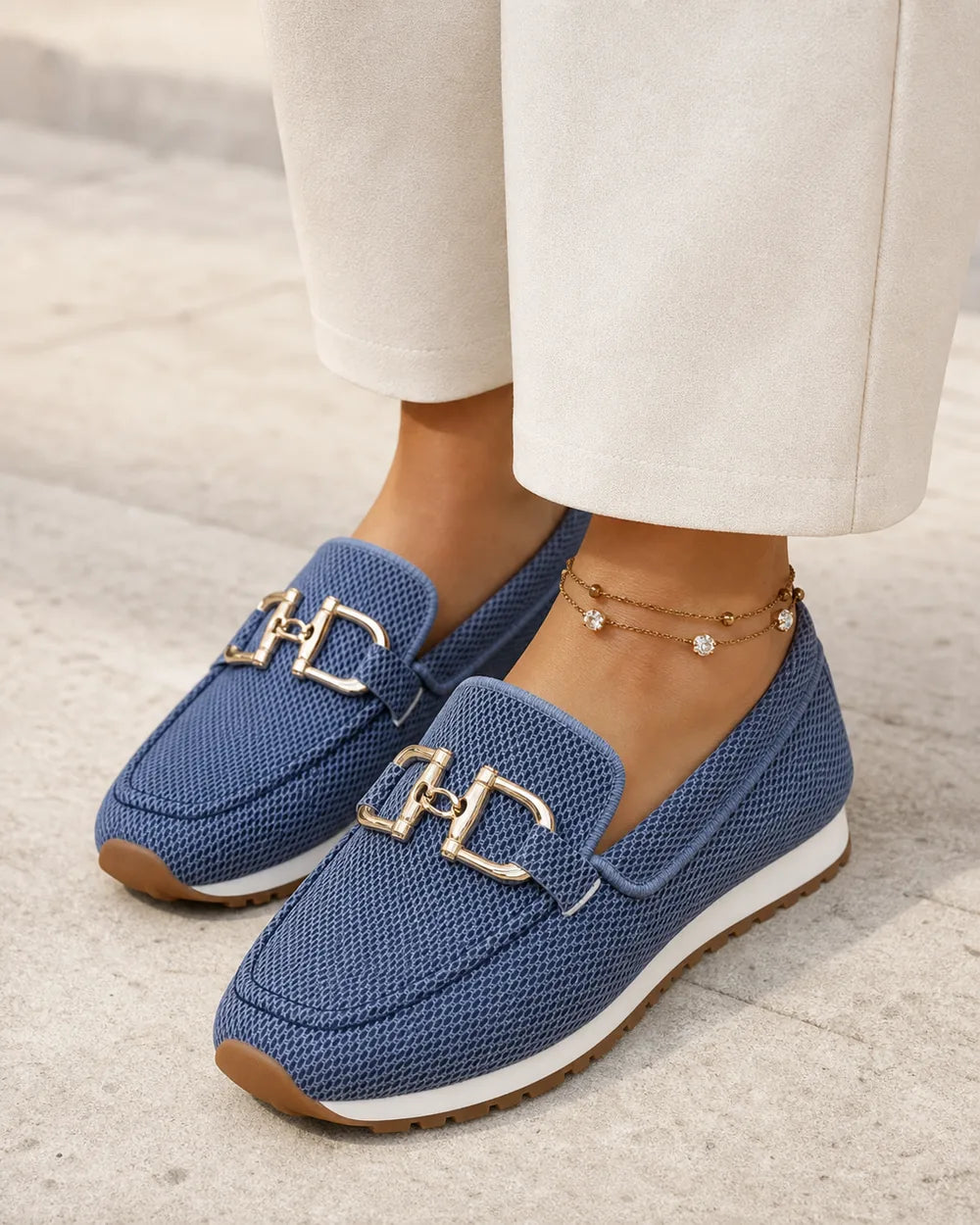 Mocassins de senhora azul-marinho com fivela dupla e sola desportiva — imagem do produto 1