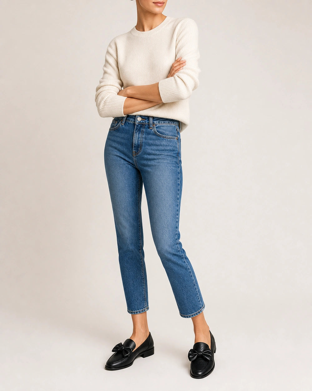 Mocassins pretos de senhora com laço e salto baixo — imagem do produto 2