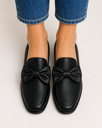 Mocassins pretos de senhora com laço e salto baixo — imagem do produto 5