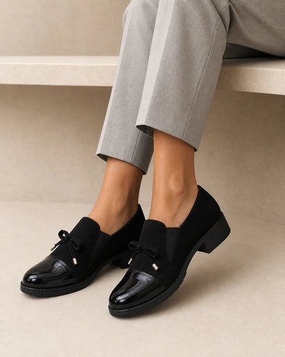 Mocassins pretos de senhora com biqueira brilhante e laço — imagem do produto 8