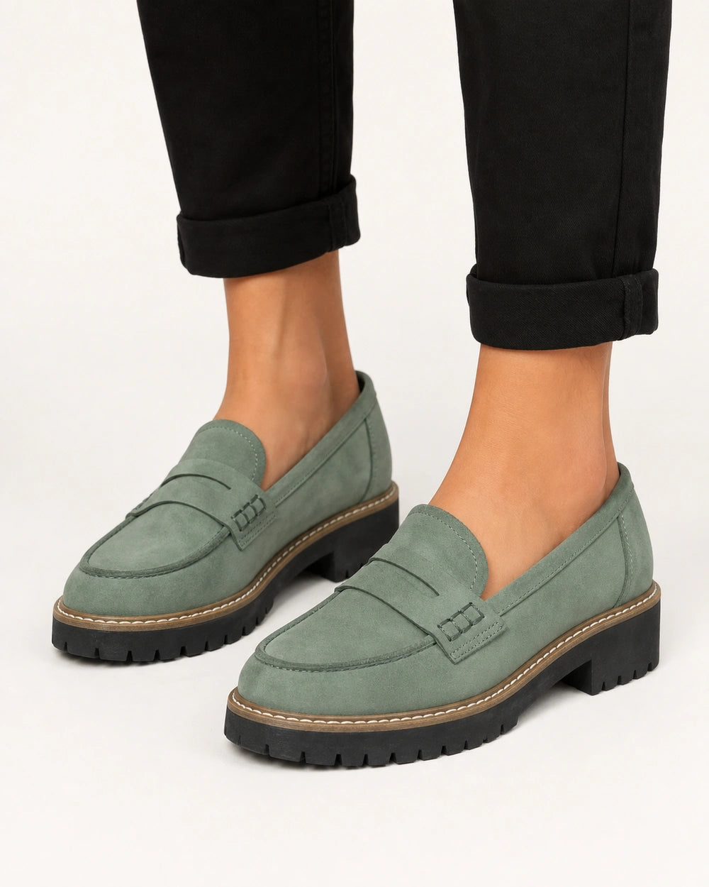Mocassins de senhora pretos com sola tratorada — imagem do produto 13