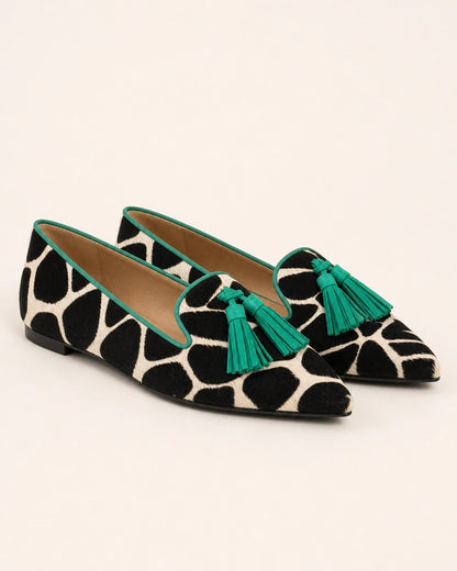 Mocassins de senhora com padrão vaca, bico fino e borlas verdes — imagem do produto 9