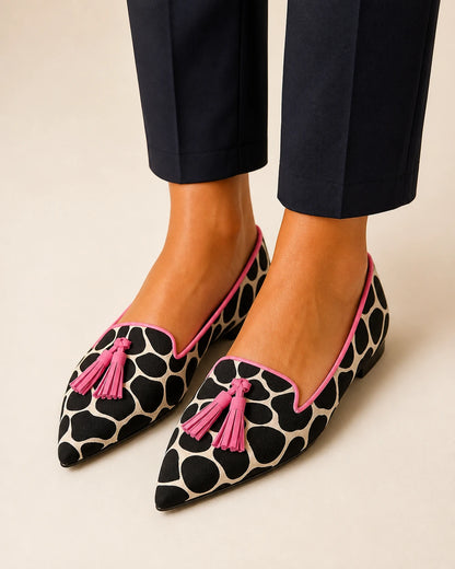 Mocassins de senhora com padrão vaca, bico fino e borlas verdes — imagem do produto 10