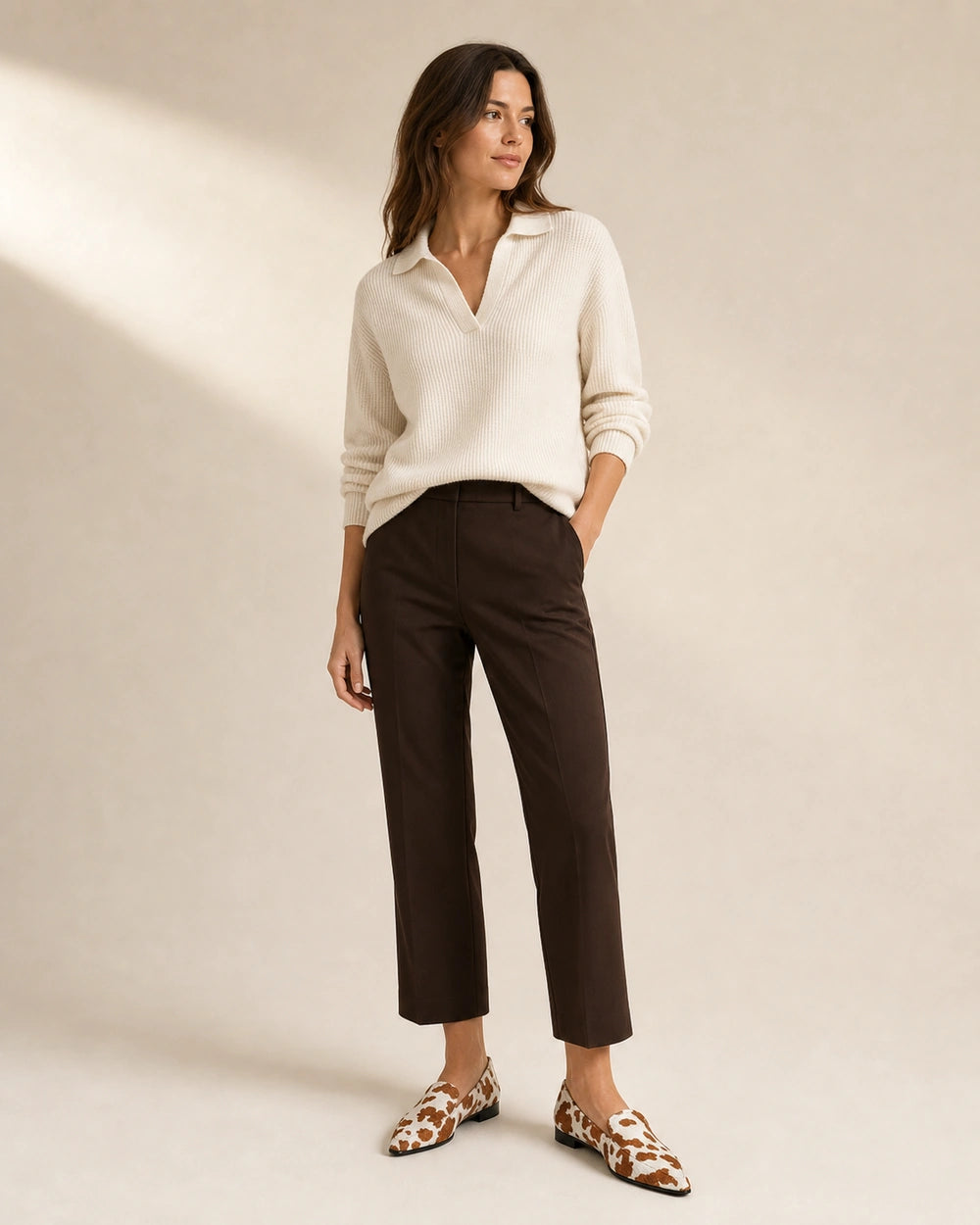 Mocassins de senhora com padrão vaca e bico fino — imagem do produto 2