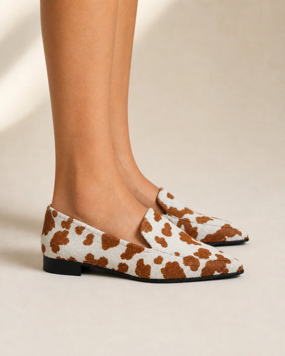 Mocassins de senhora com padrão vaca e bico fino — imagem do produto 4
