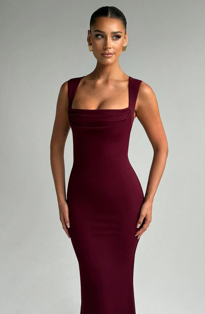 Allegra | Vestido Comprido Elegante em Cetim Decote Halter Costas Decotadas Noite