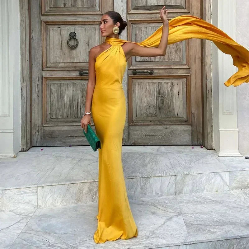 Ottavia | Vestido Comprido em Cetim Drapeado Um Ombro com Capa Noite