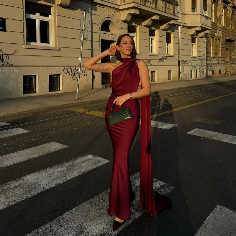 Ottavia | Vestido Comprido em Cetim Drapeado Um Ombro com Capa Noite