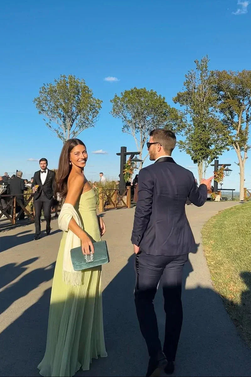 Emiliana | Vestido Comprido Plissado em Cetim Racha Alças Finas Noite Fluido