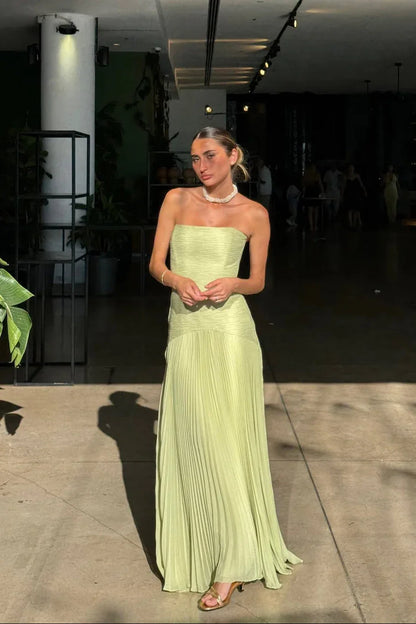Emiliana | Vestido Comprido Plissado em Cetim Racha Alças Finas Noite Fluido