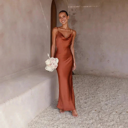 Calliope | Vestido Comprido Elegante em Cetim Decote Drapeado Slip Corte em Viés Noite
