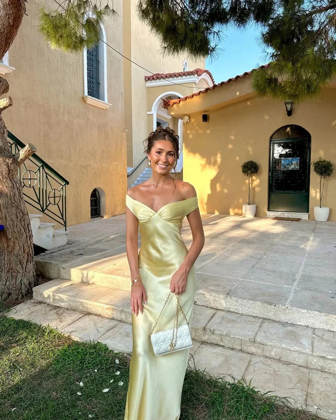Fiammetta | Vestido Comprido Elegante em Cetim Ombros Descobertos Justo Noite