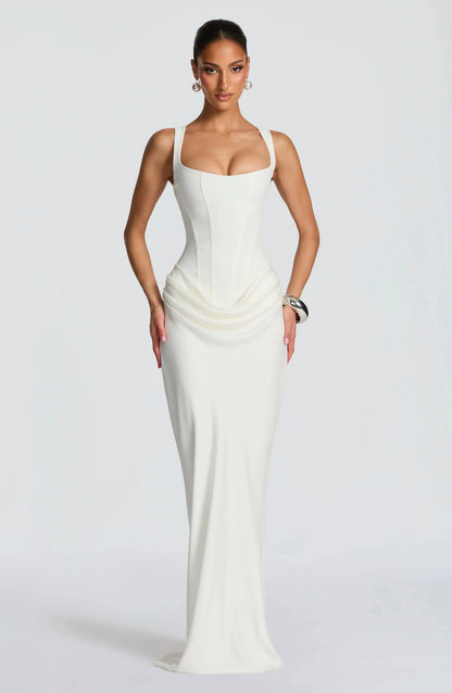 Galatea | Vestido Comprido Elegante em Cetim Decote Quadrado Justo Costas Decotadas