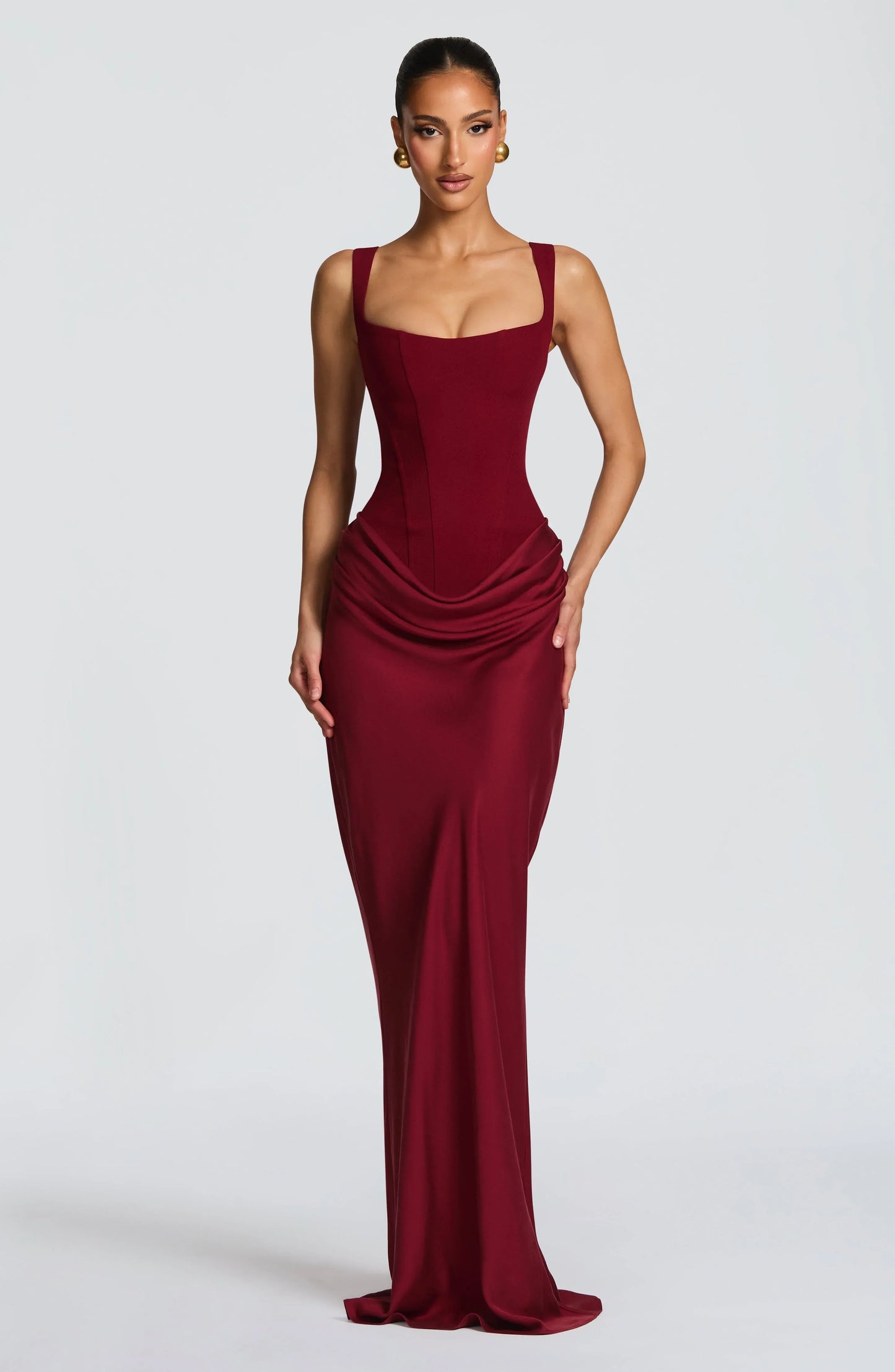 Galatea | Vestido Comprido Elegante em Cetim Decote Quadrado Justo Costas Decotadas